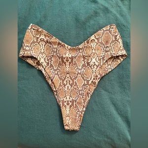 Skatie Melly Bottoms Size Medium